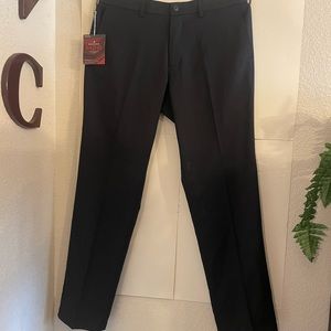 Haggar Men’s Straight Fit Performance Dress Slacks Size 38Wx32L NWT